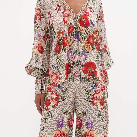 Camilla Shirred Cuff Blouse
Leos Bouquet silk - Picture 2 of 10